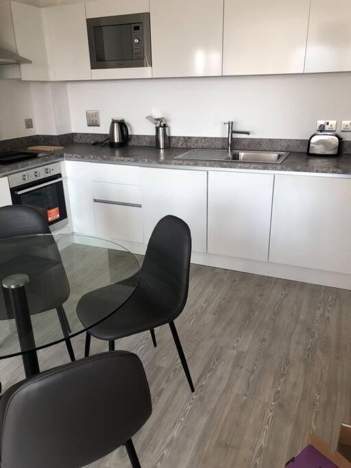 מנצ'סטר 3 Bedroom Apartment Free Parking מראה חיצוני תמונה